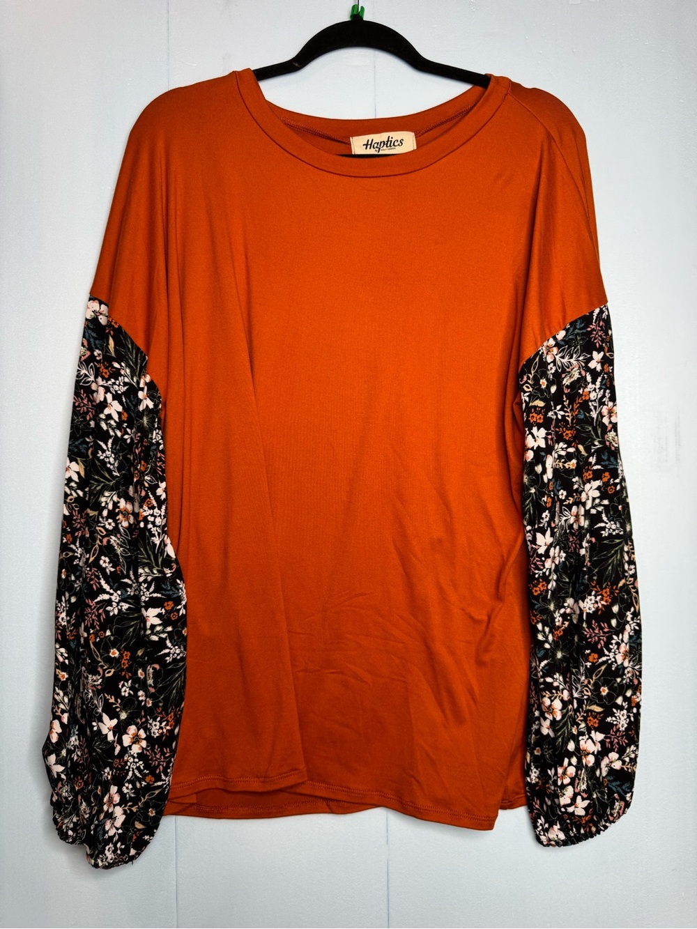 NWT Large womens Haptics Rust Orange Floral Long Sleeve Tee Shirt Large
